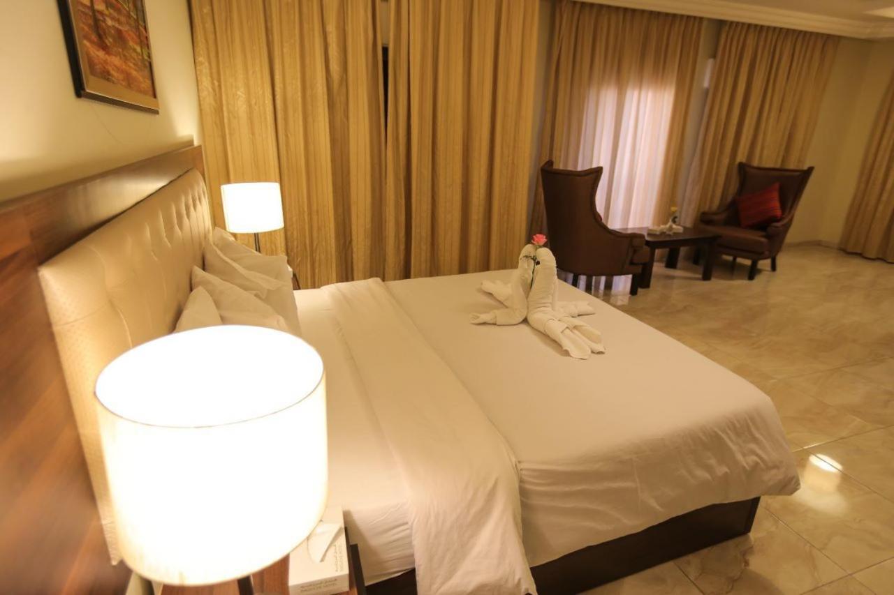 Lancaster Hotel Apartments Dahiet Alrasheed Ammán Exteriér fotografie